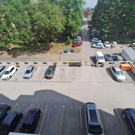 San Appartement Čačak Buitenkant foto