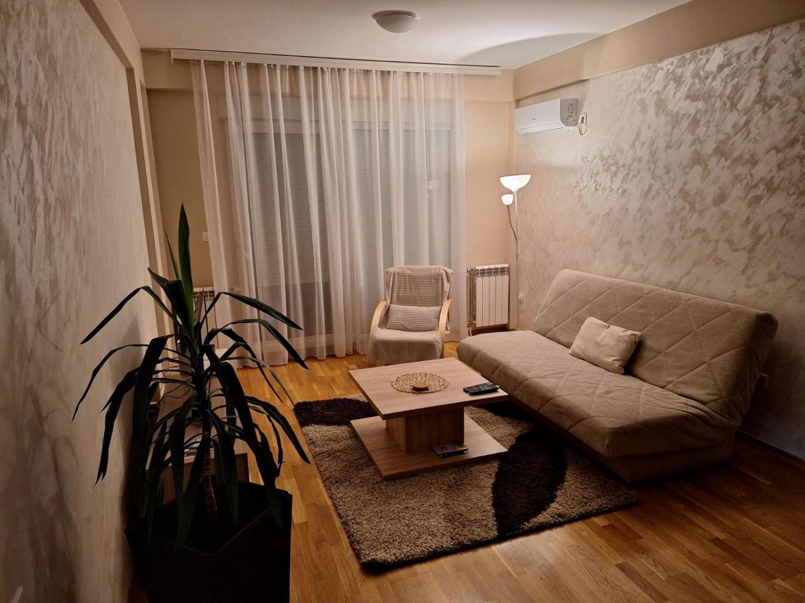 San Appartement Čačak Buitenkant foto